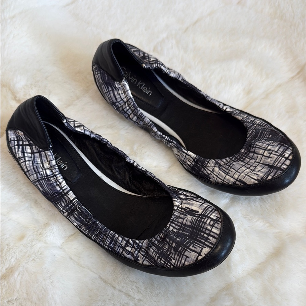 Calvin Klein Women's Black and White Patterned Flats